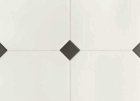 Белая плитка с черными квадратиками